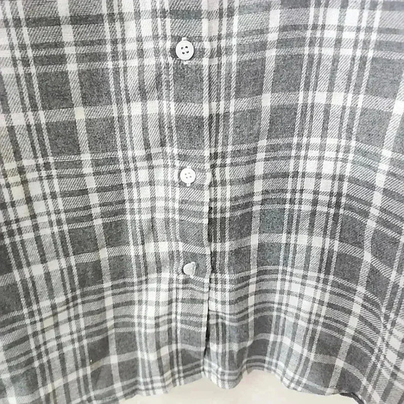 Shein Plaid Button up blouse. Size Medium - Picture 3 of 7